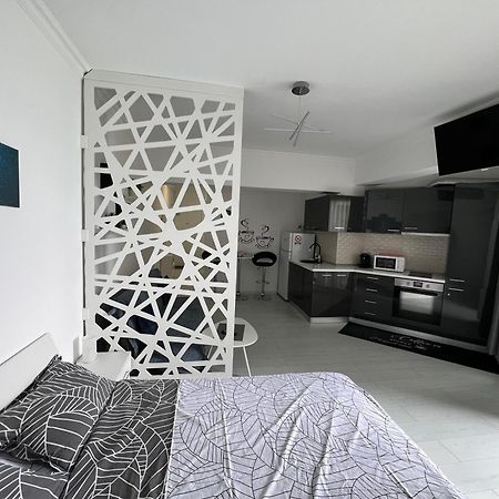Apartamento Kitty Studio Sunset Lake Mamaia Exterior foto