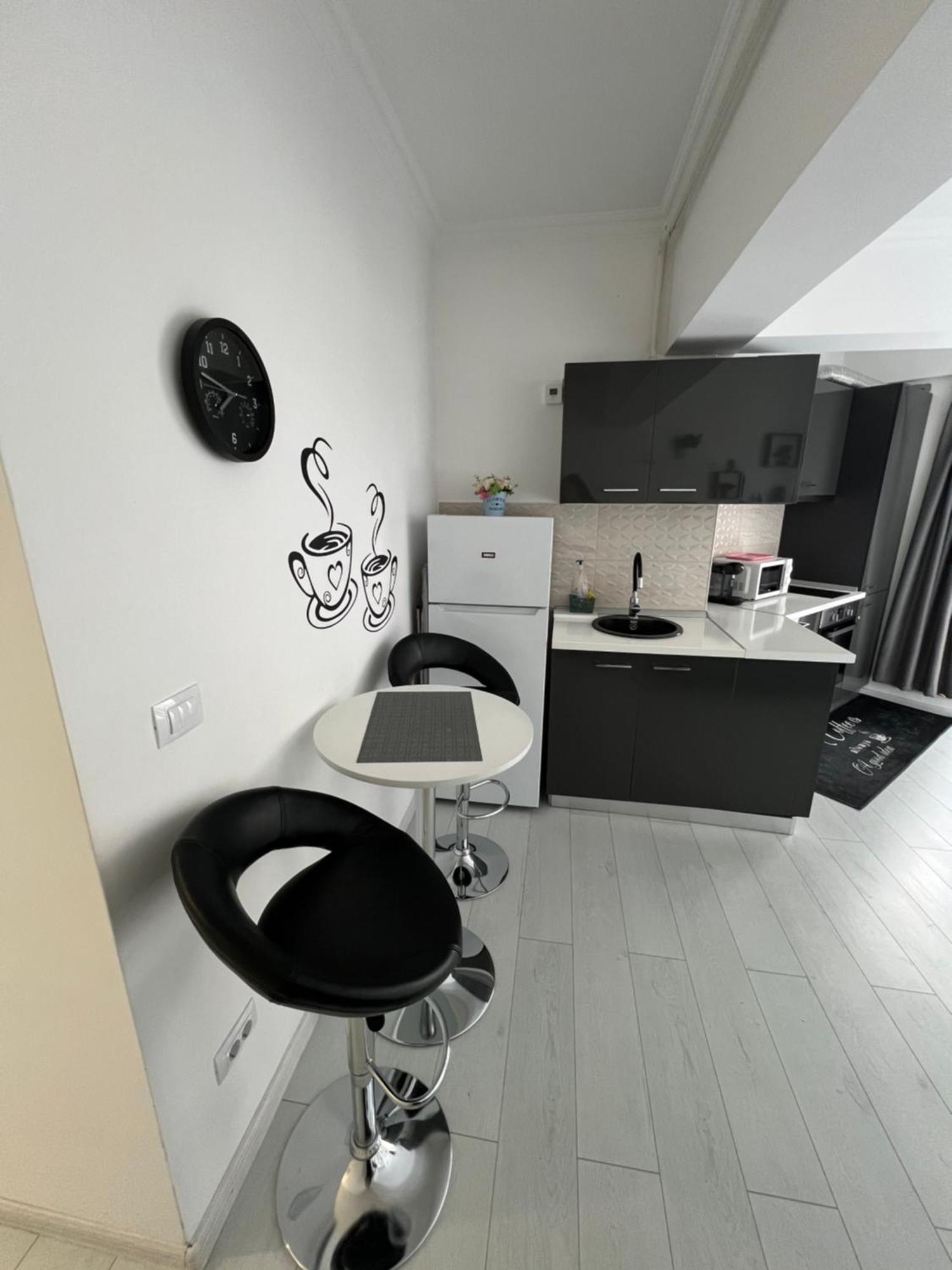 Apartamento Kitty Studio Sunset Lake Mamaia Exterior foto