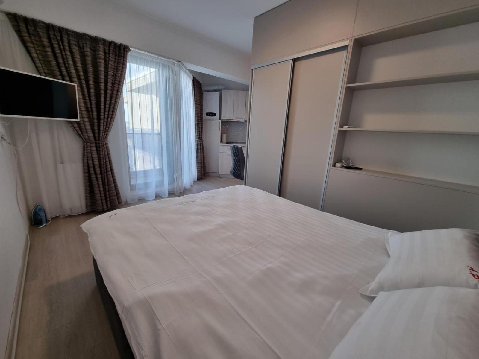 Apartamento Kitty Studio Sunset Lake Mamaia Exterior foto